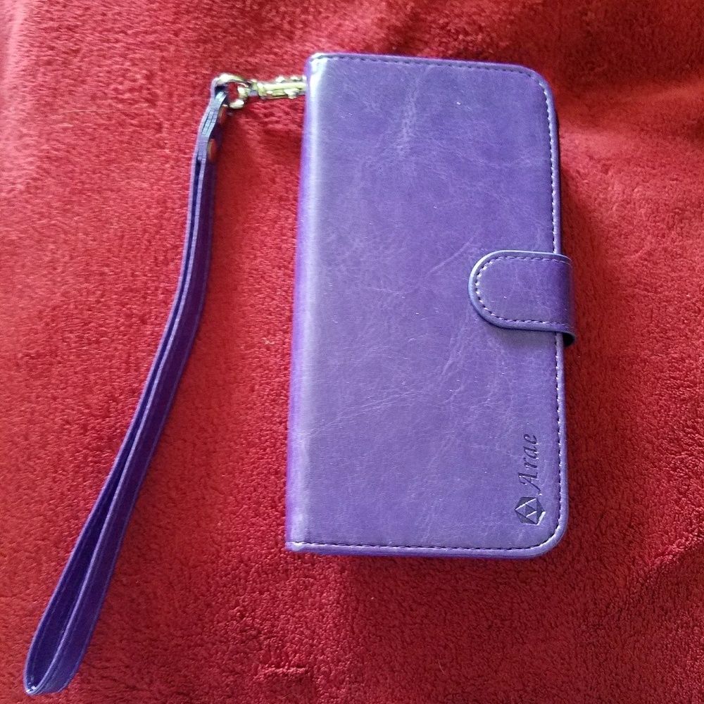 Wristlet phone case